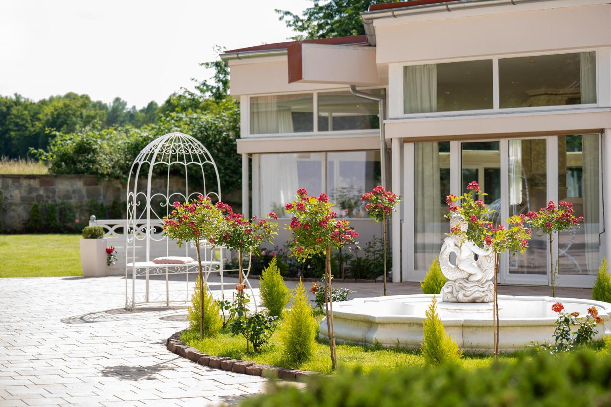 Schlosshotel Wilhelmsthal Calden Exterior foto